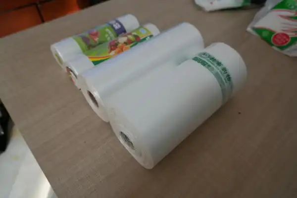 Does Shopping Plastic Carry Bag Roll Provide Flexible Solutions for High-Turnover Retail Environments?